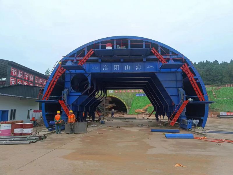 三線(xiàn)公路襯砌臺車(chē)